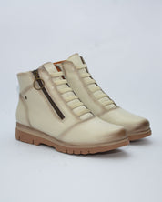 BOTINES DE MUJER PLANOS CON CREMALLERA EN COLOR HIELO