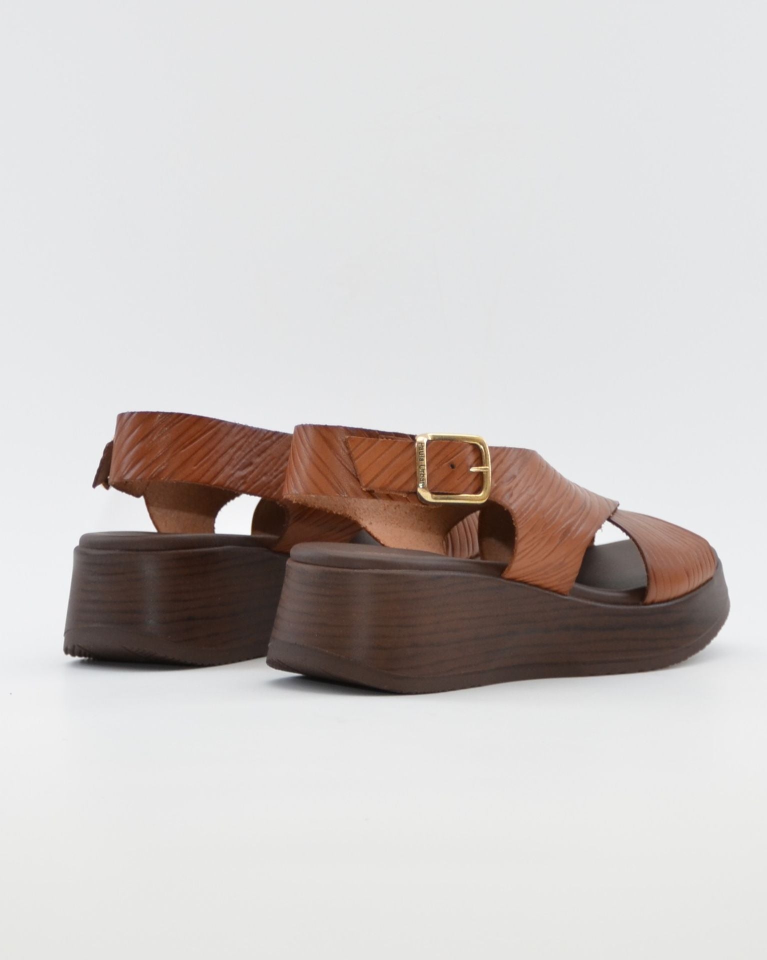 SANDALIA MUJER CRUZADA COLOR CUERO PLANTA ACOLCHADA PAULA URBAN 33-2070 AVELLANA