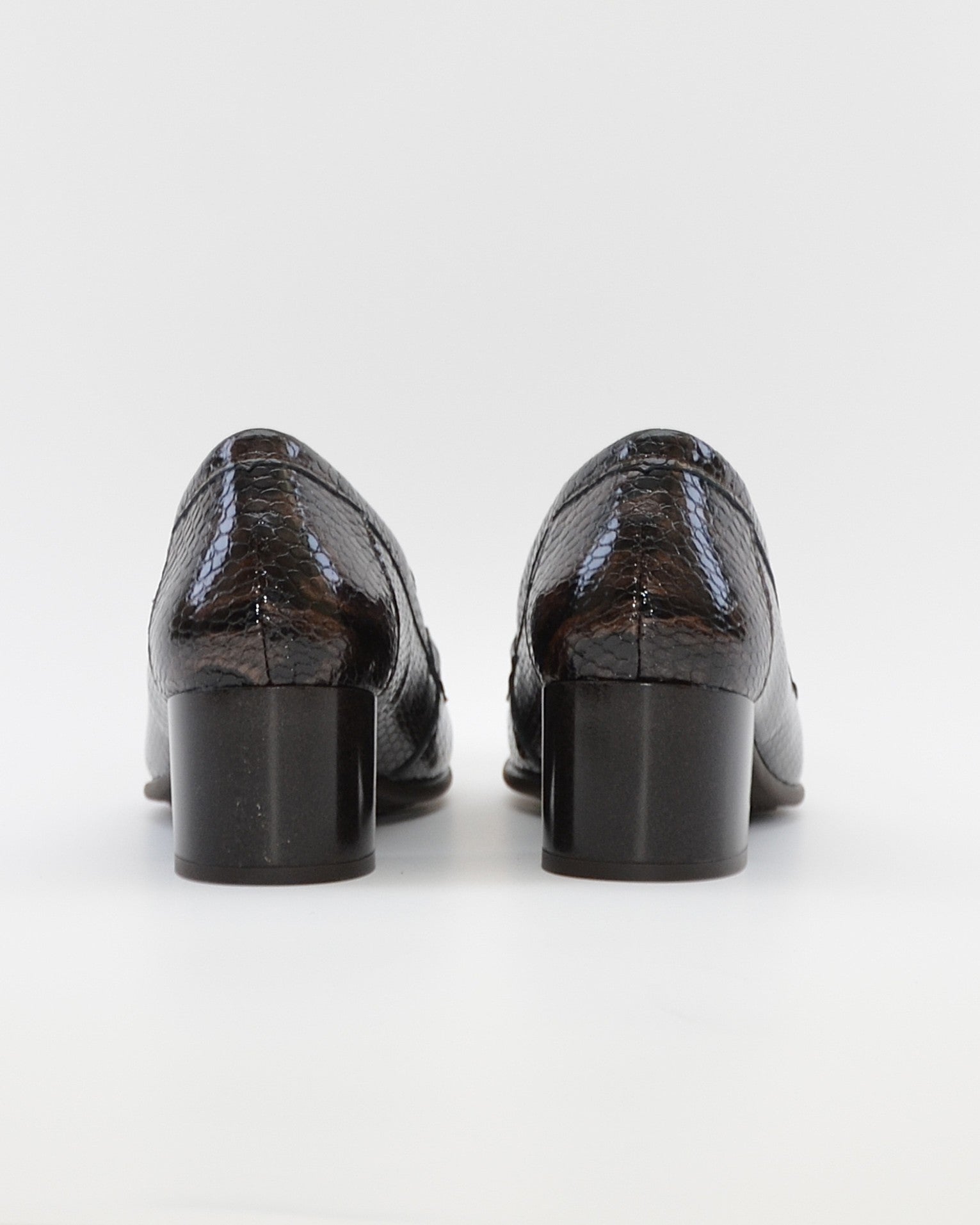 ZAPATO MUJER ANCHO ESPECIAL CON PLANTILLA EXTRAIBLE CHAROL PITÓN MARRÓN PITILLOS 11643