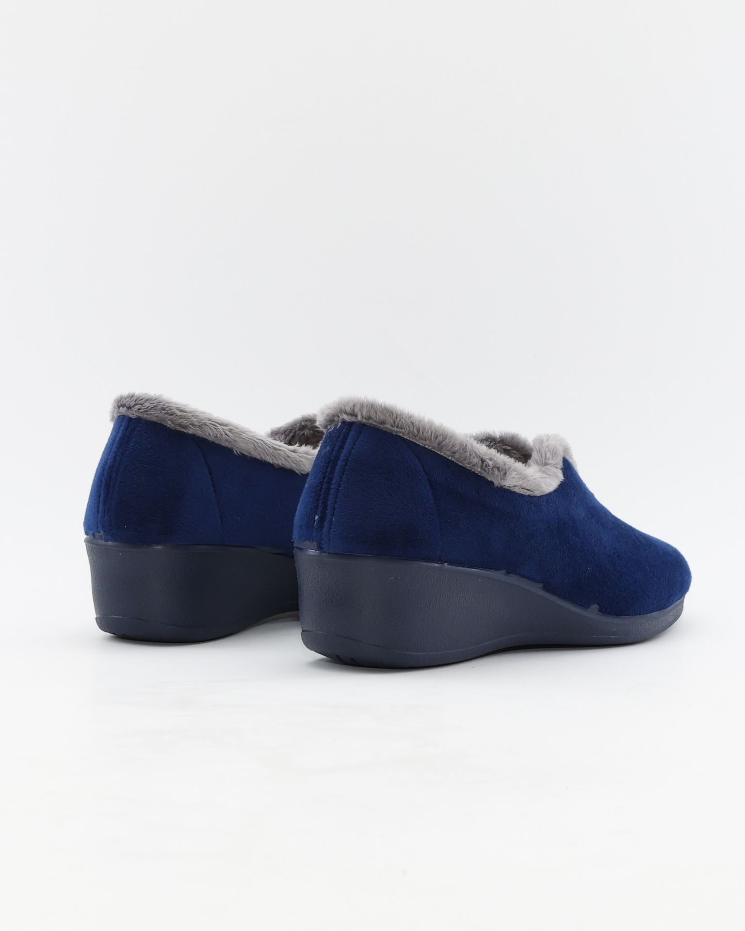 ZAPATILLA MUJER CERRADA CON CUÑA COLOR AZUL MARINO J.ORTEGA 1840