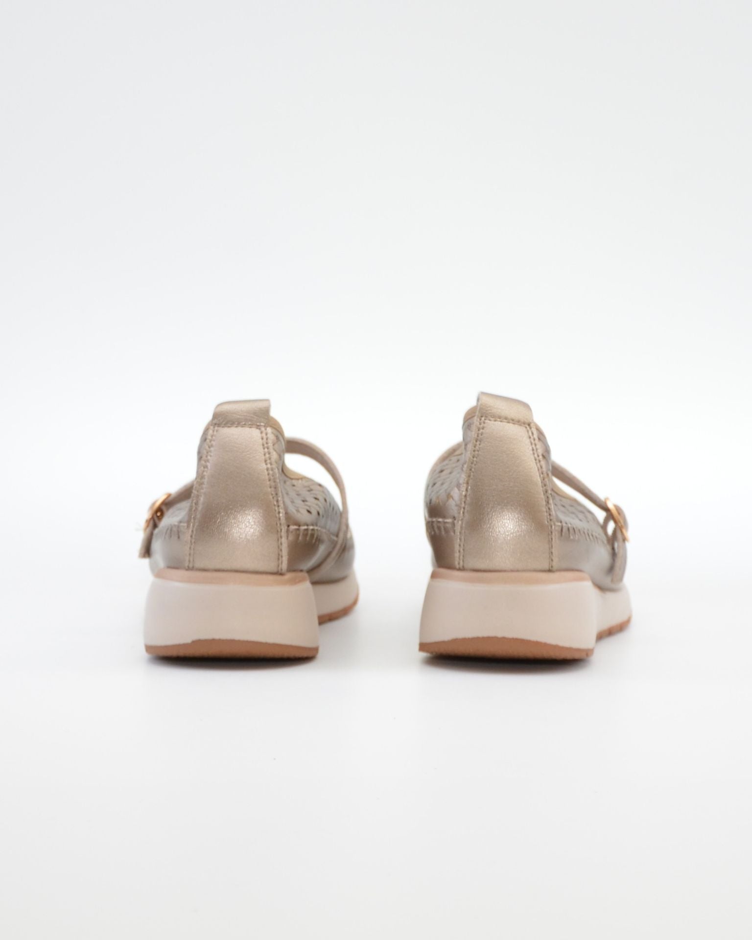 MANOLETINA CON CORREA MUJER COLOR BRONCE TREINTAS L4554