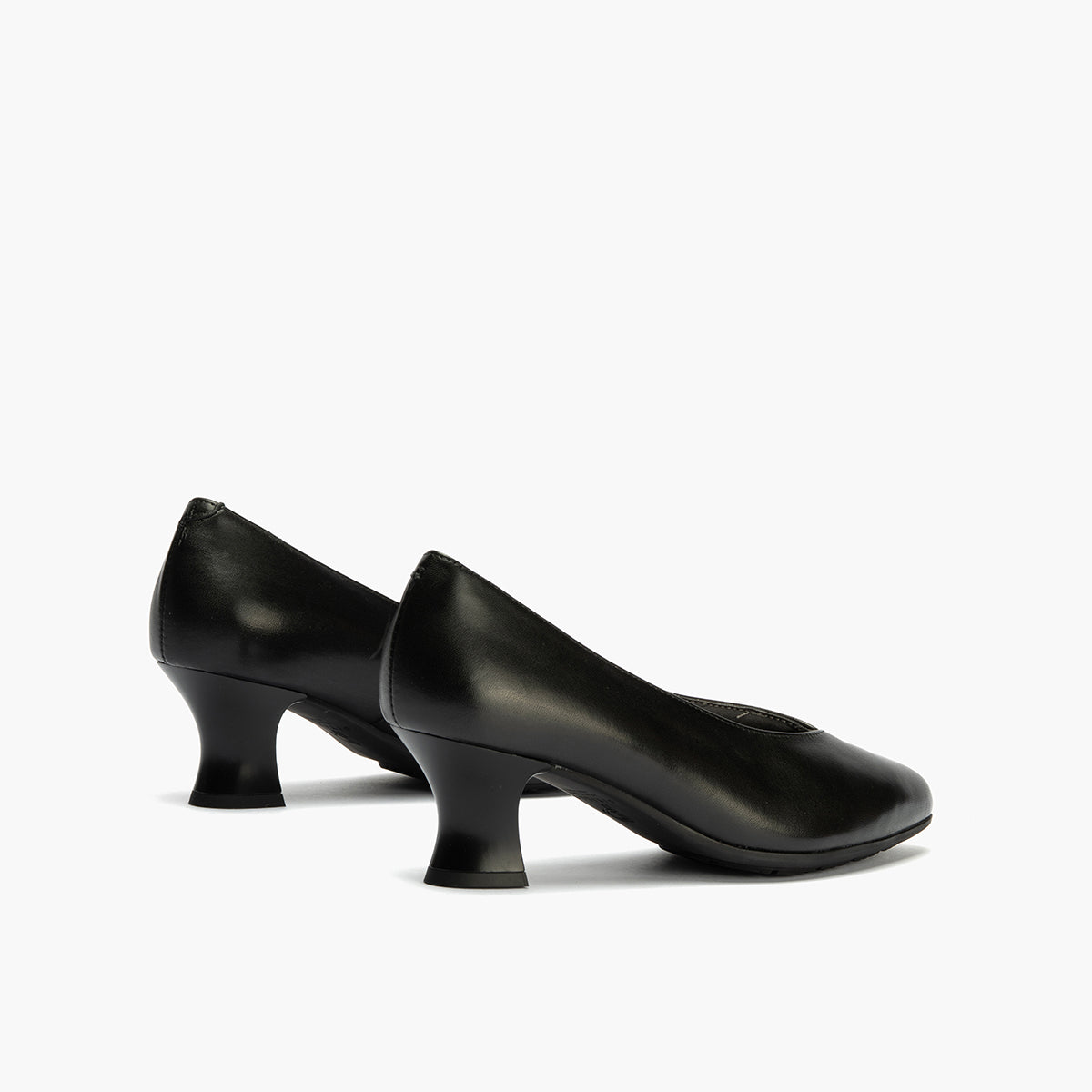 ZAPATO SALON NEGRO CORTE PICO 10854