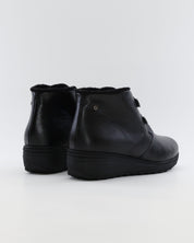 BOTINES DE MUJER CON CUÑA Y CIERRE DE ELASTICOS COLOR NEGRO GIORDA 27660