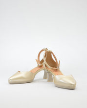 ZAPATO VESTIR MUJER PUNTERA Y TALON CERRADO CON PULSERA COLOR PLATINO DESIREE MACA 3