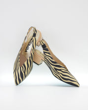 ZAPATO SALON DESTALONADO EN PIEL ANIMAL PRINT CEBRA LACOMBA HIBISCUS