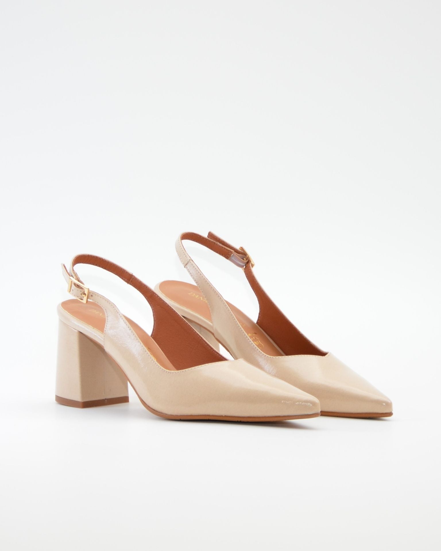 ZAPATO SALON DESTALONADO TACON CUADRADO COLOR BEIGE DANIELA V. 2315CD SAHARA