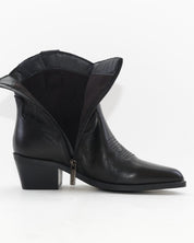 BOTIN MUJER COWBOY PIEL COLOR NEGRO CON BORDADO CARMELA 164391