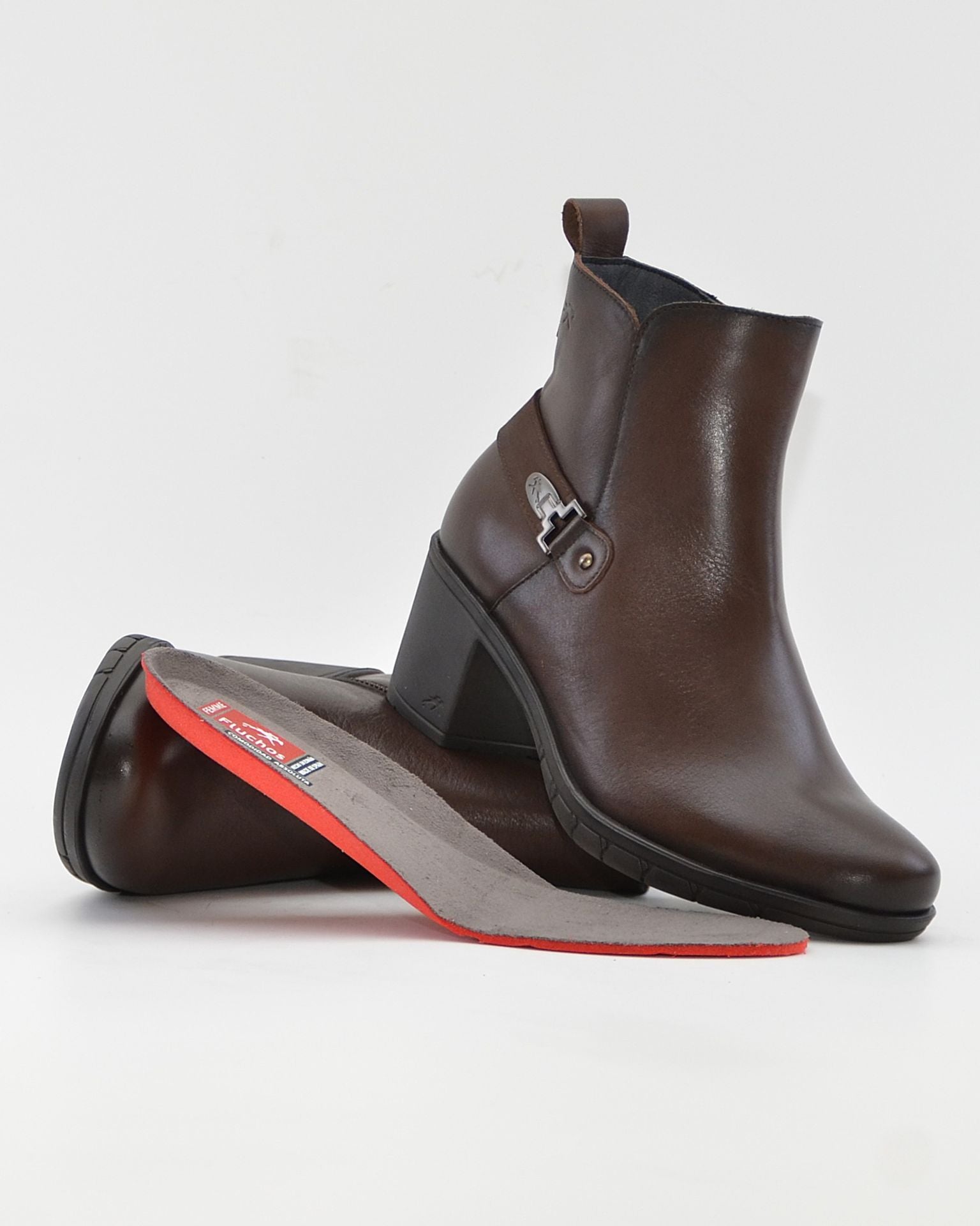 BOTIN MUJER MARRÓN TACON ANCHO FLUCHOS NYDIA F1798