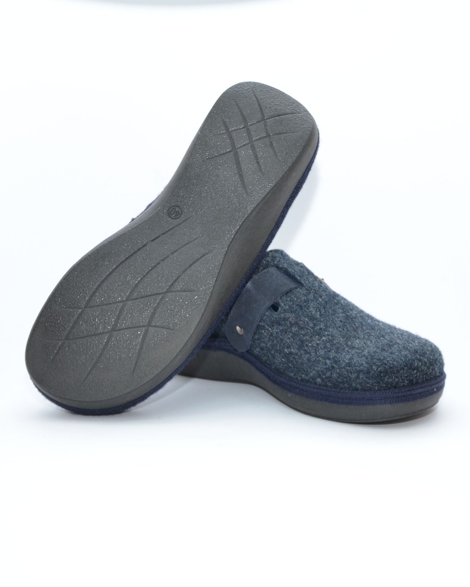 ZAPATILLAS DE CASA HOMBRE CON HEBILLA