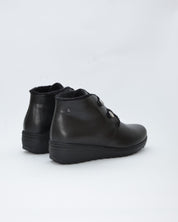BOTINES DE MUJER CON CUÑA Y CIERRE DE ELASTICOS COLOR NEGRO