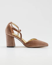 ZAPATO SALÓN MUJER COLOR TERCIOPELO TAUPE TACÓN ANCHO Y TIRAS AZAREY 459M066