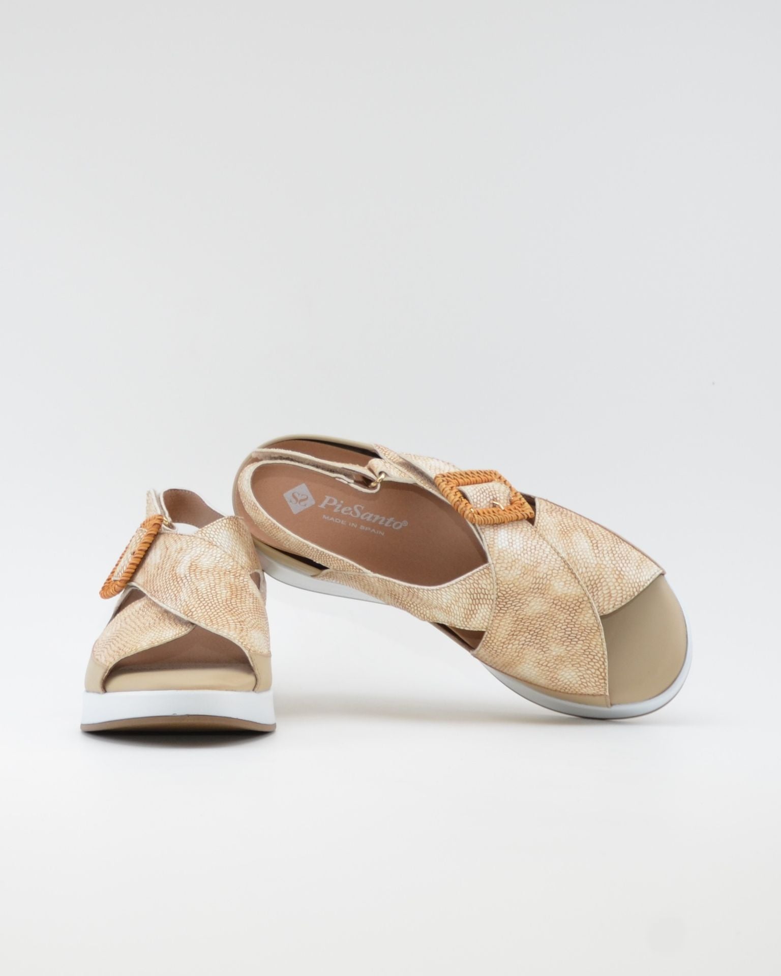 SANDALIA CRUZADA CUÑA PLANTILLA EXTRAIBLE MUJER DOS VELCROS AD.HEBILLA ANCHO ESPECIAL COLOR GRIS PIE SANTO 260383