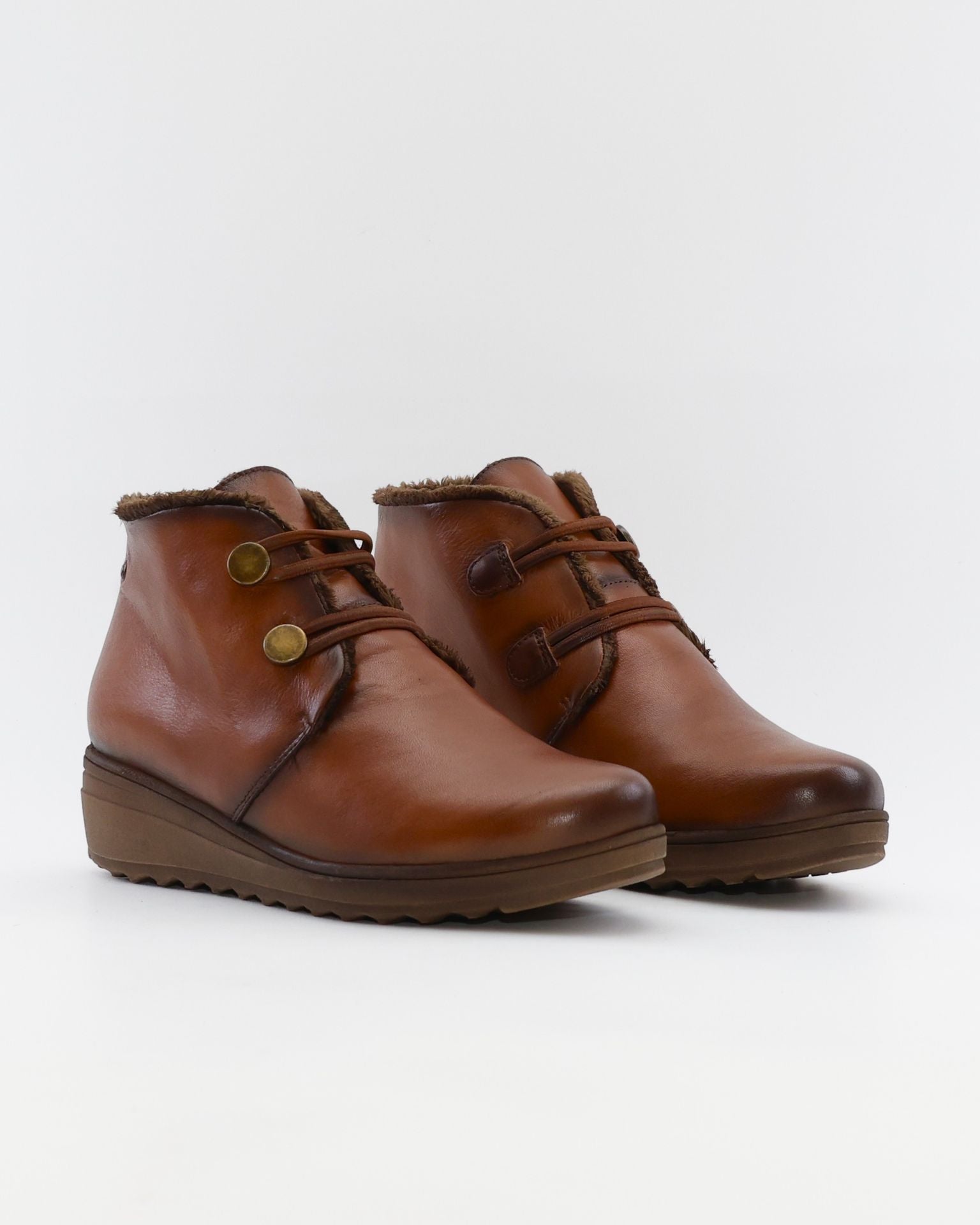 BOTINES DE MUJER CON CUÑA Y CIERRE DE ELASTICOS COLOR CUERO GIORDA 27660