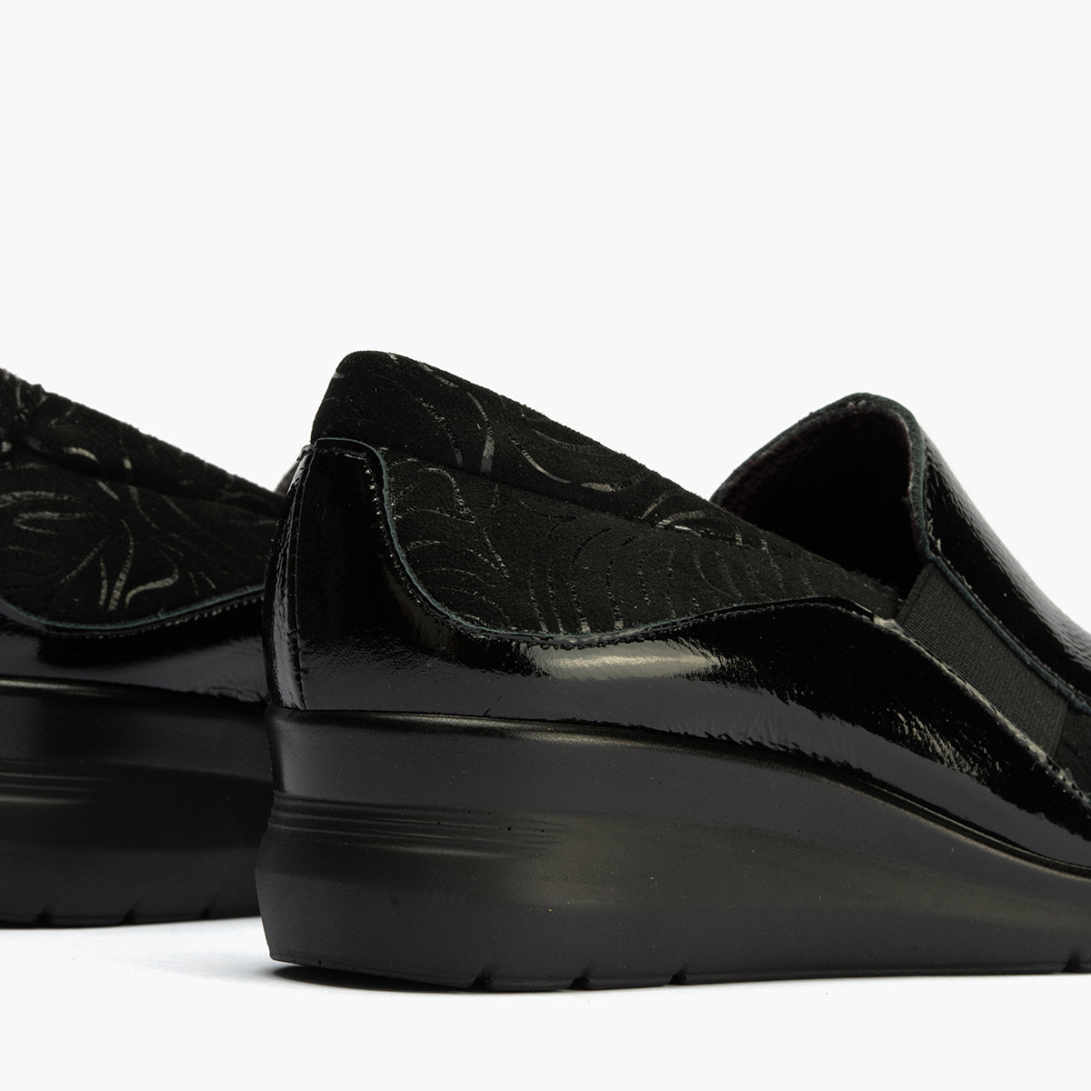 MOCASIN CUÑA ANCHO ESPECIAL NEGRO 10730