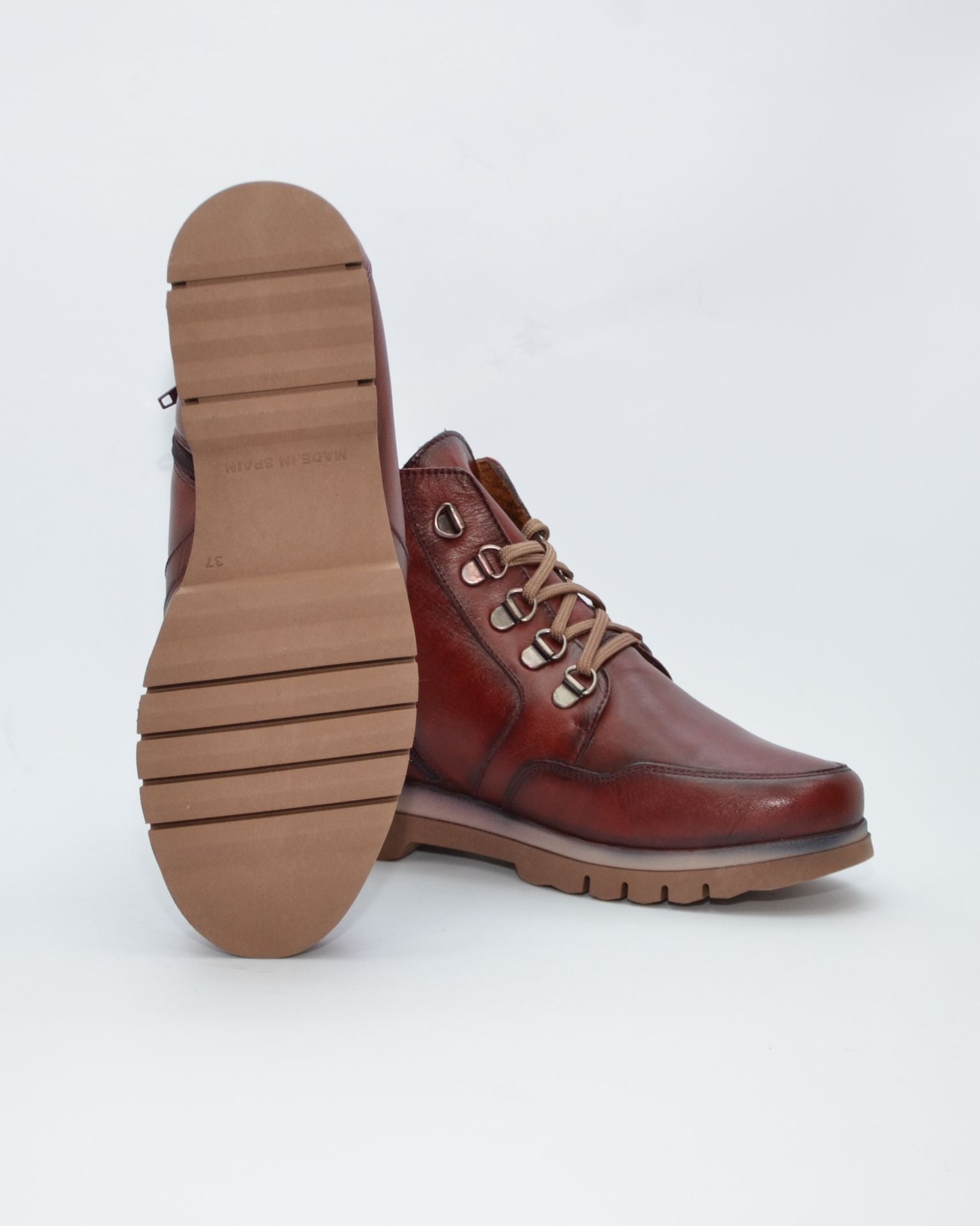 BOTINES DE MUJER EN COLOR BURDEOS PLANOS CON CORDONES