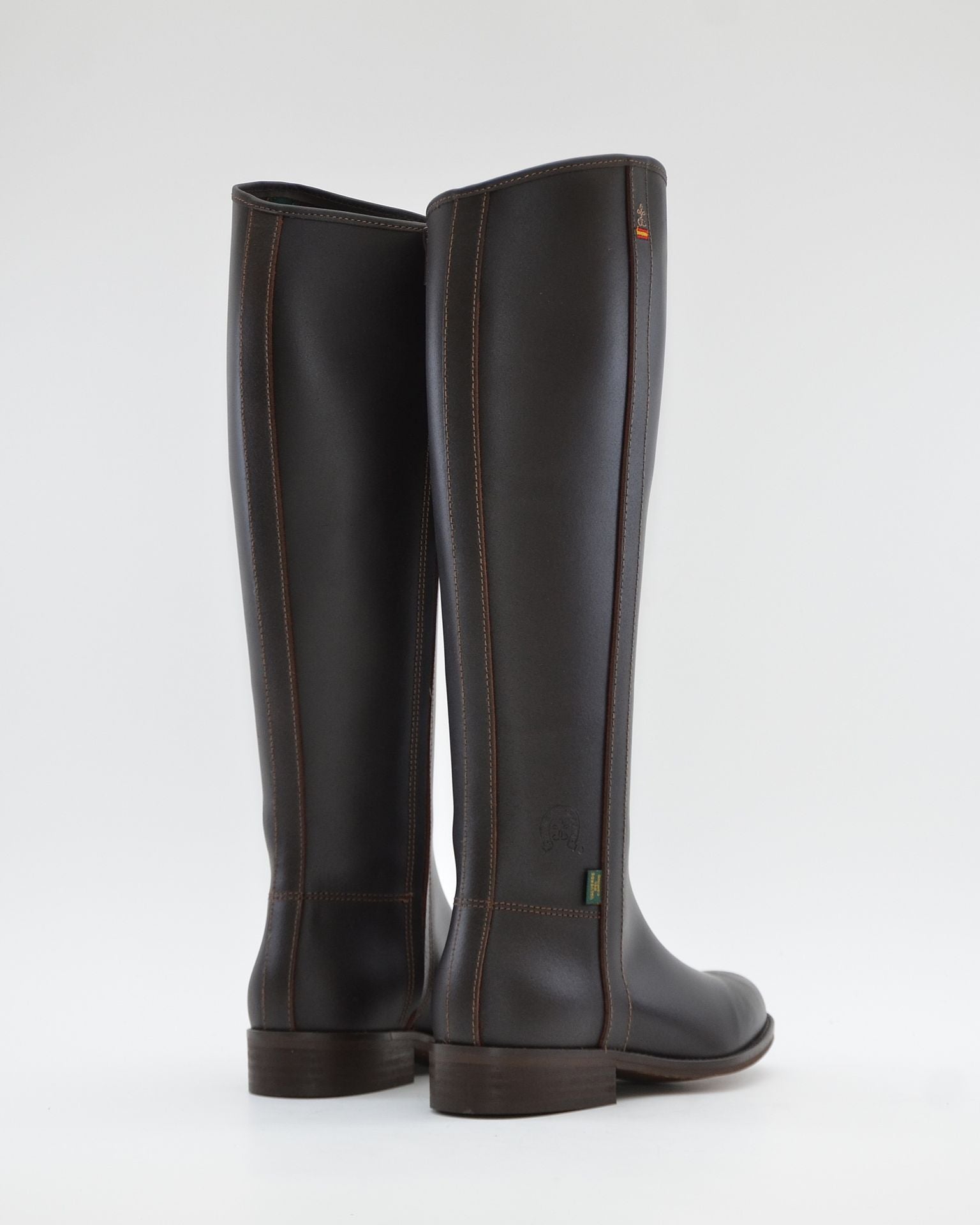 BOTA CAMPERA DE MUJER DAKOTA MARRON CHOCOLATE