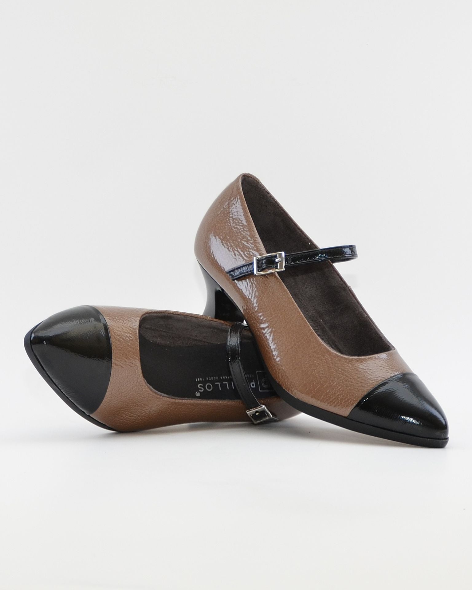 ZAPATO SALON MUJER CON PULSERA CHAROL TOPO Y NEGRO PITILLOS 11683