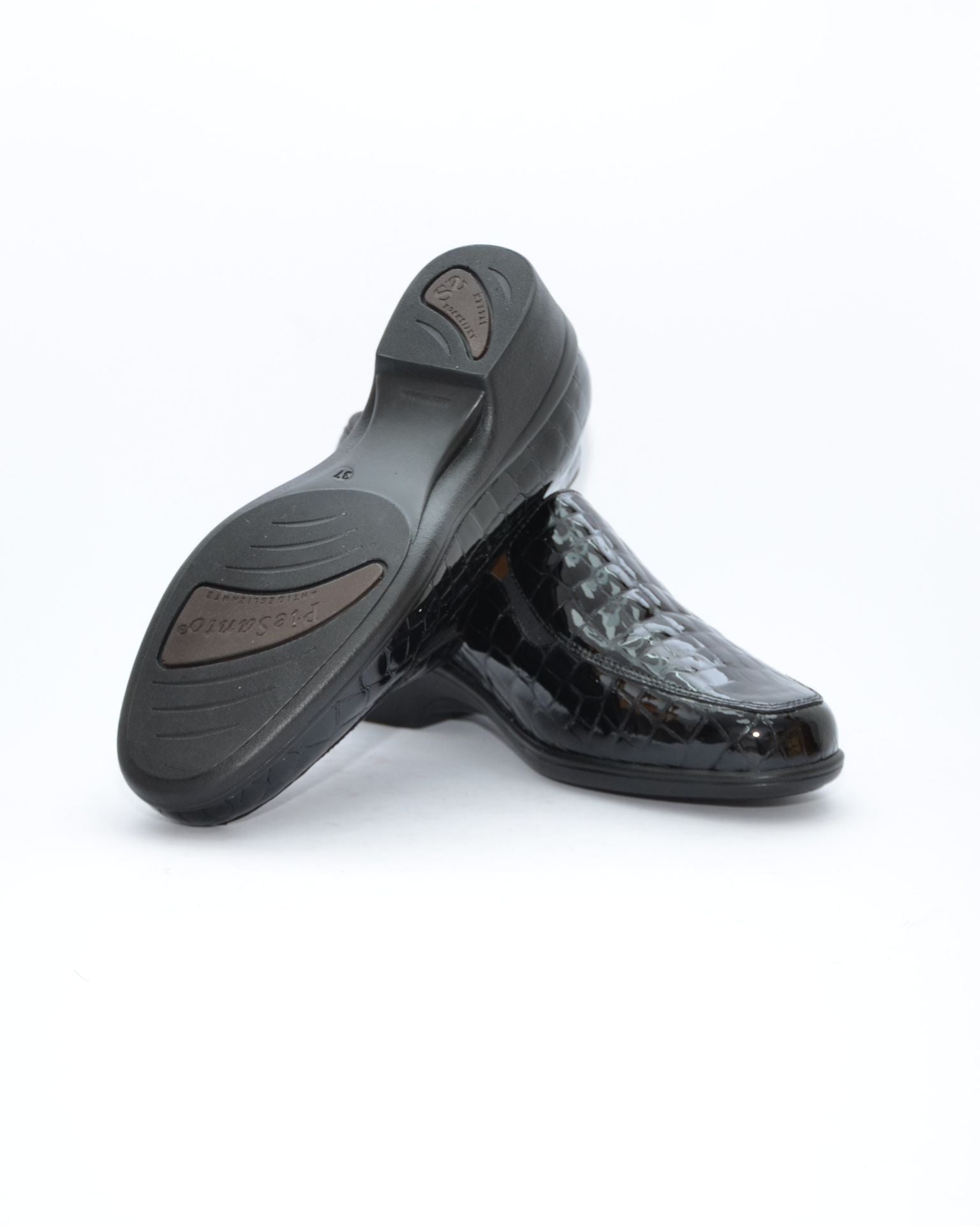 ZAPATO ANCHO ESPECIAL CHAROL COCO NEGRO PLANTILLA EXTRAIBLE 255610-01