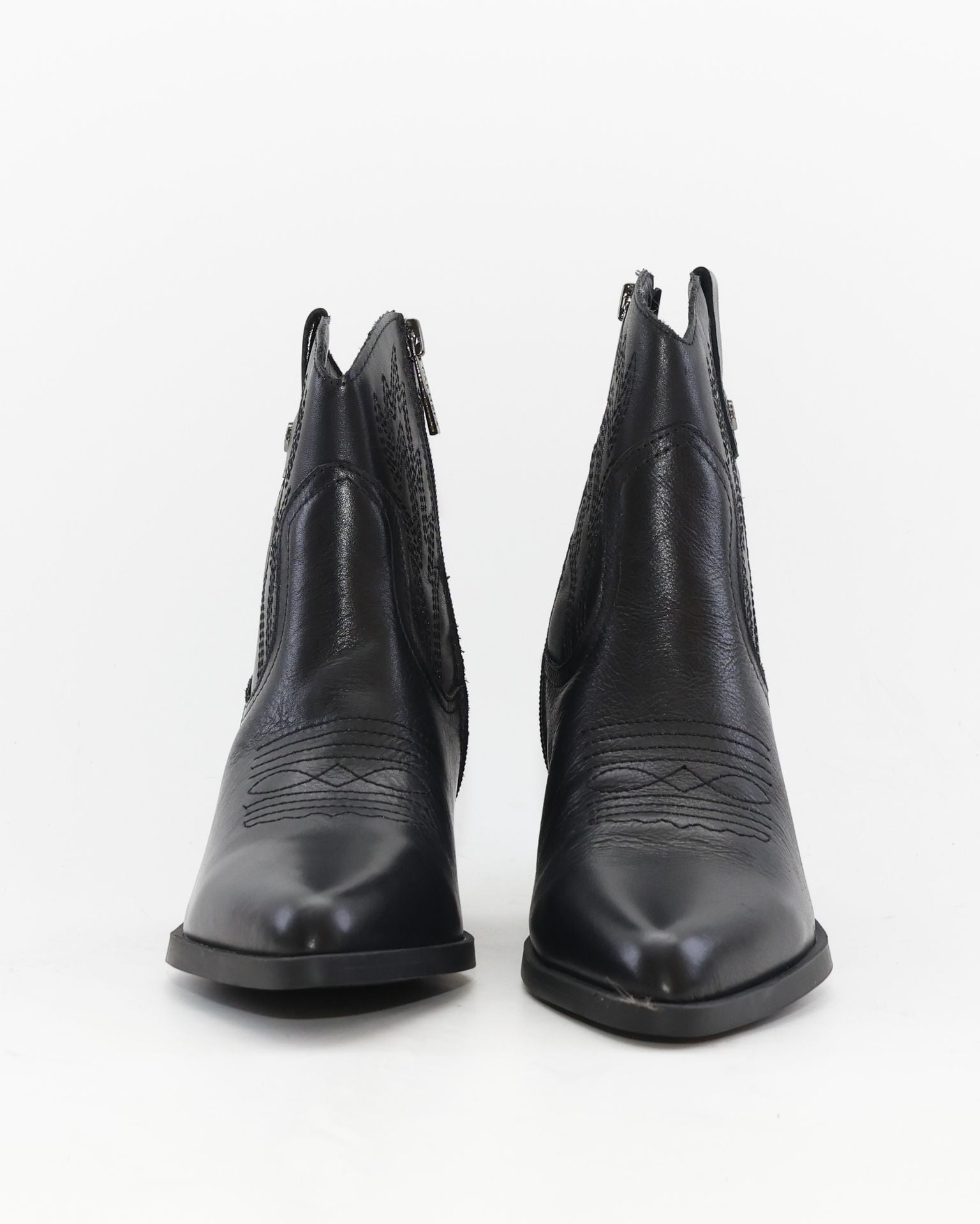 BOTIN MUJER COWBOY PIEL COLOR NEGRO CON BORDADO CARMELA 164391