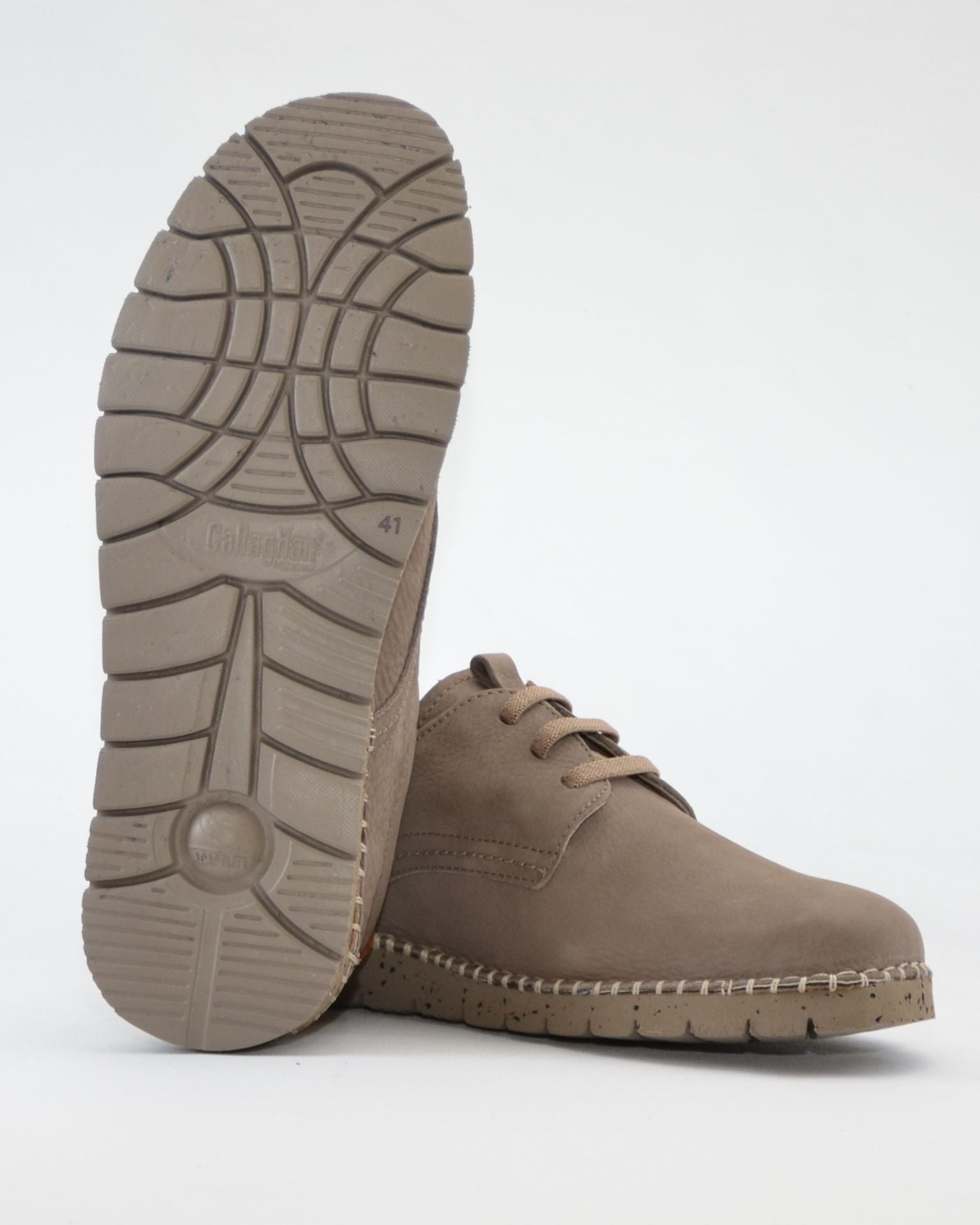 ZAPATO DE HOMBRE CALLAGHAN BEIGE CON CORDONES 65201