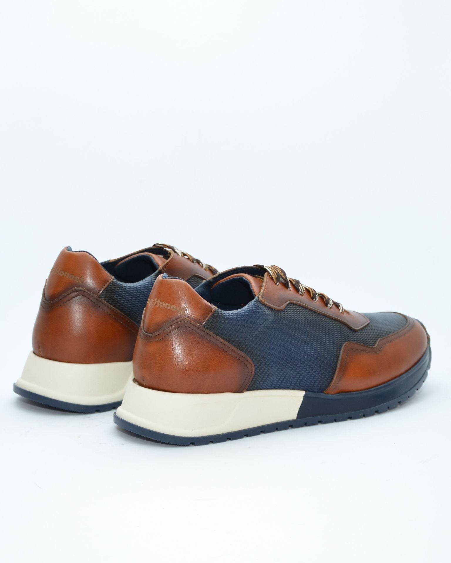 DEPORTIVO HOMBRE COMBINADO CUERO MARINO