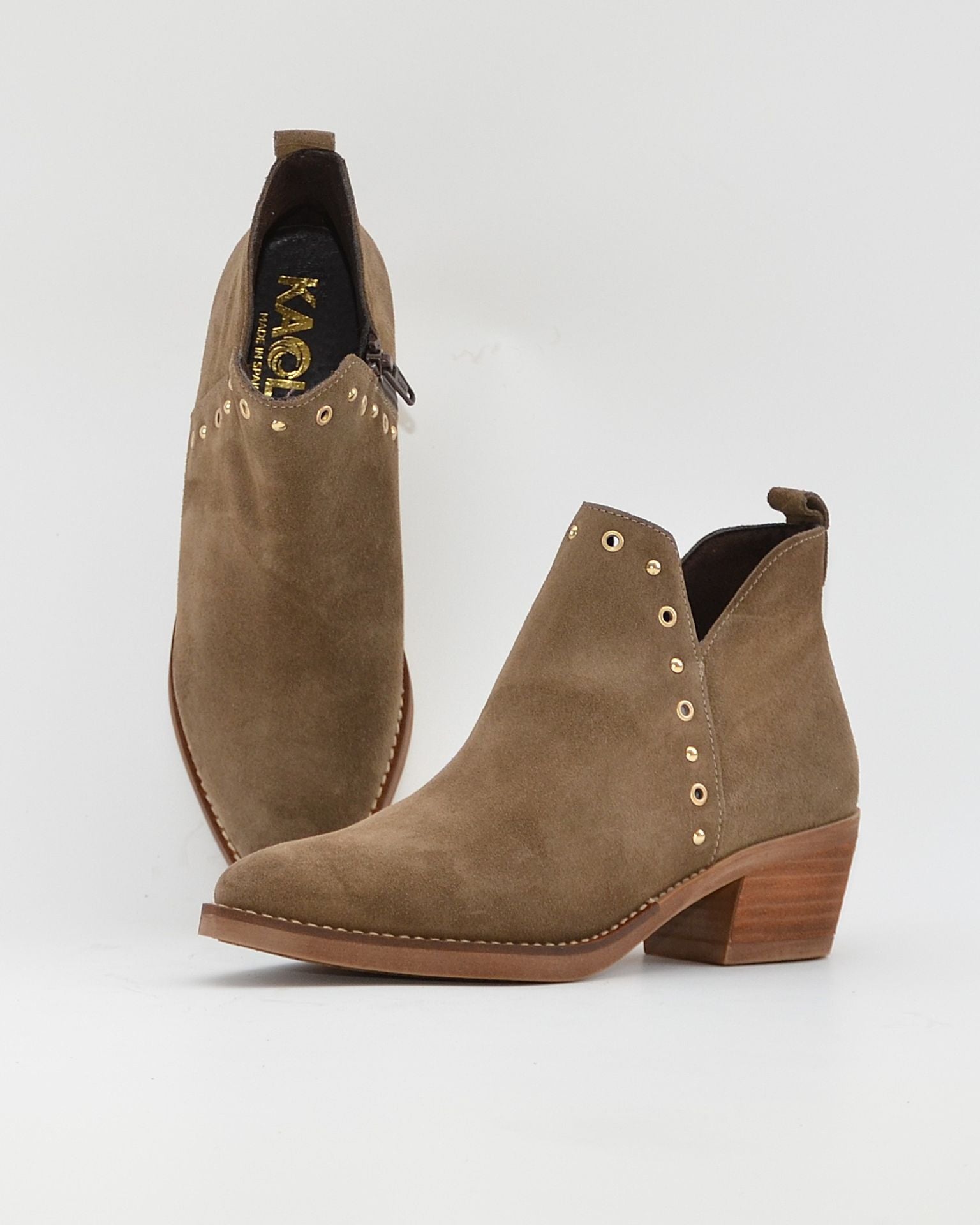 BOTIN MUJER COWBOY SERRAJE TAUPE CON TACHAS KAOLA 3504