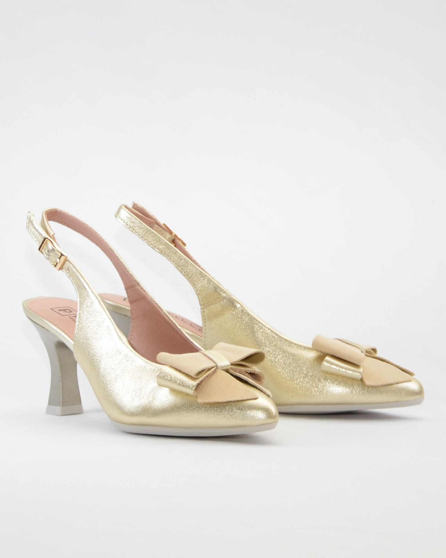 ZAPATO SALON DESTALONADO COLOR DORADO ADORNO LAZO PITILLOS 11191 ORO