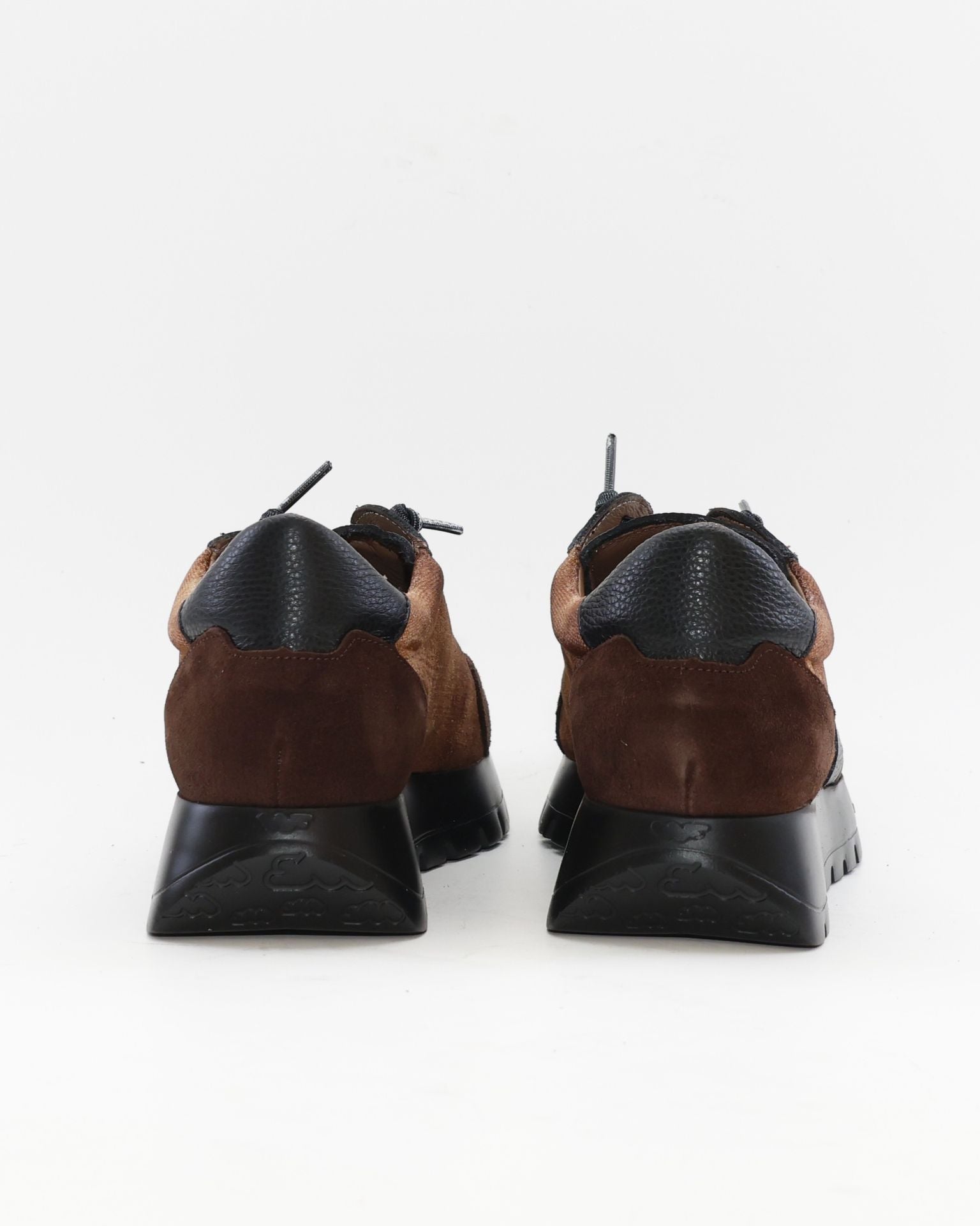 ZAPATO DE CORTE DEPORTIVO WONDERS A-24111 CONBINADO MARRON NEGRO