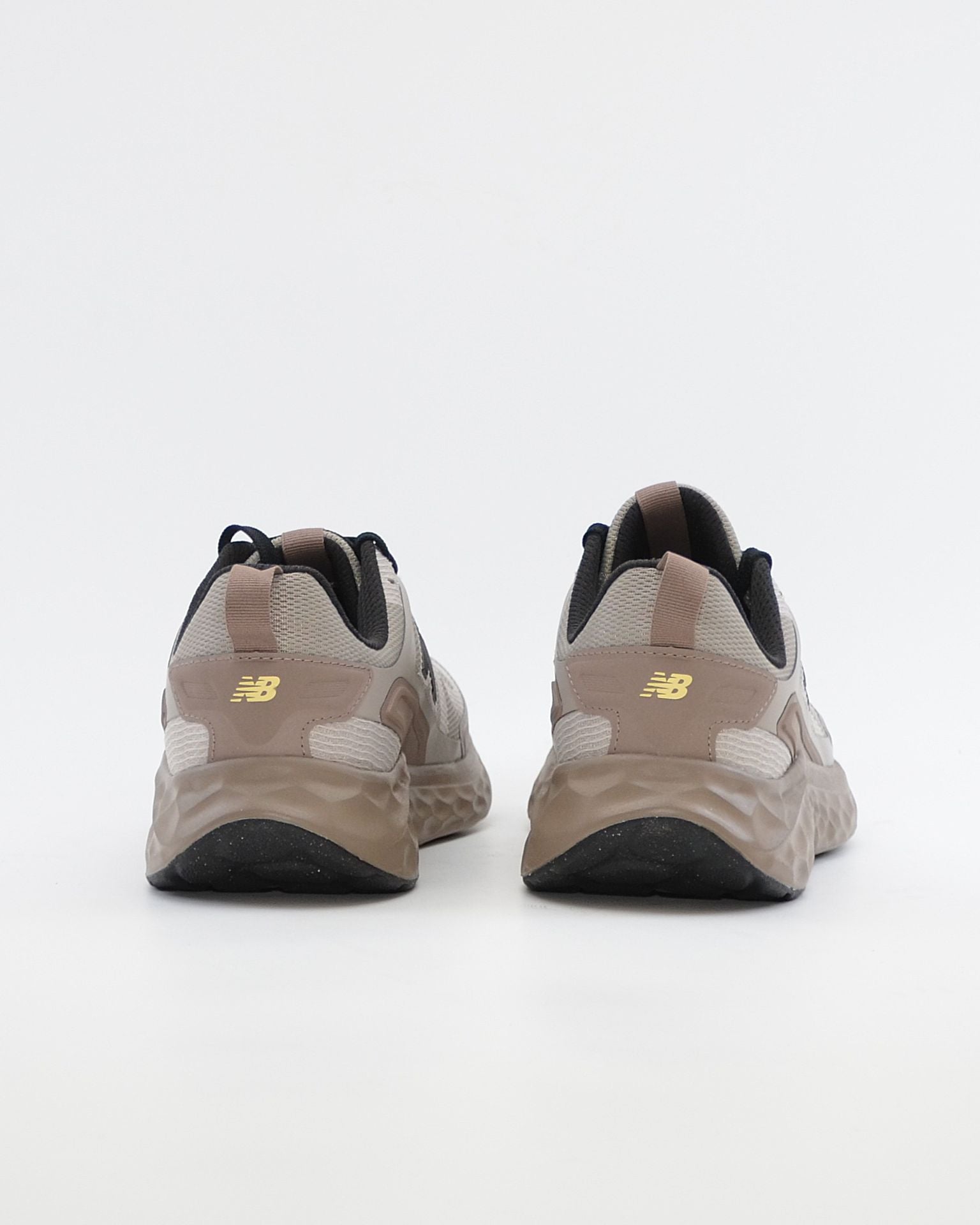 SNEAKERS NEW BALANCE MARIS 8P6 ZAPATILLAS DEPORTIVAS HOMBRE COLOR BEIGE FRESH FOAM