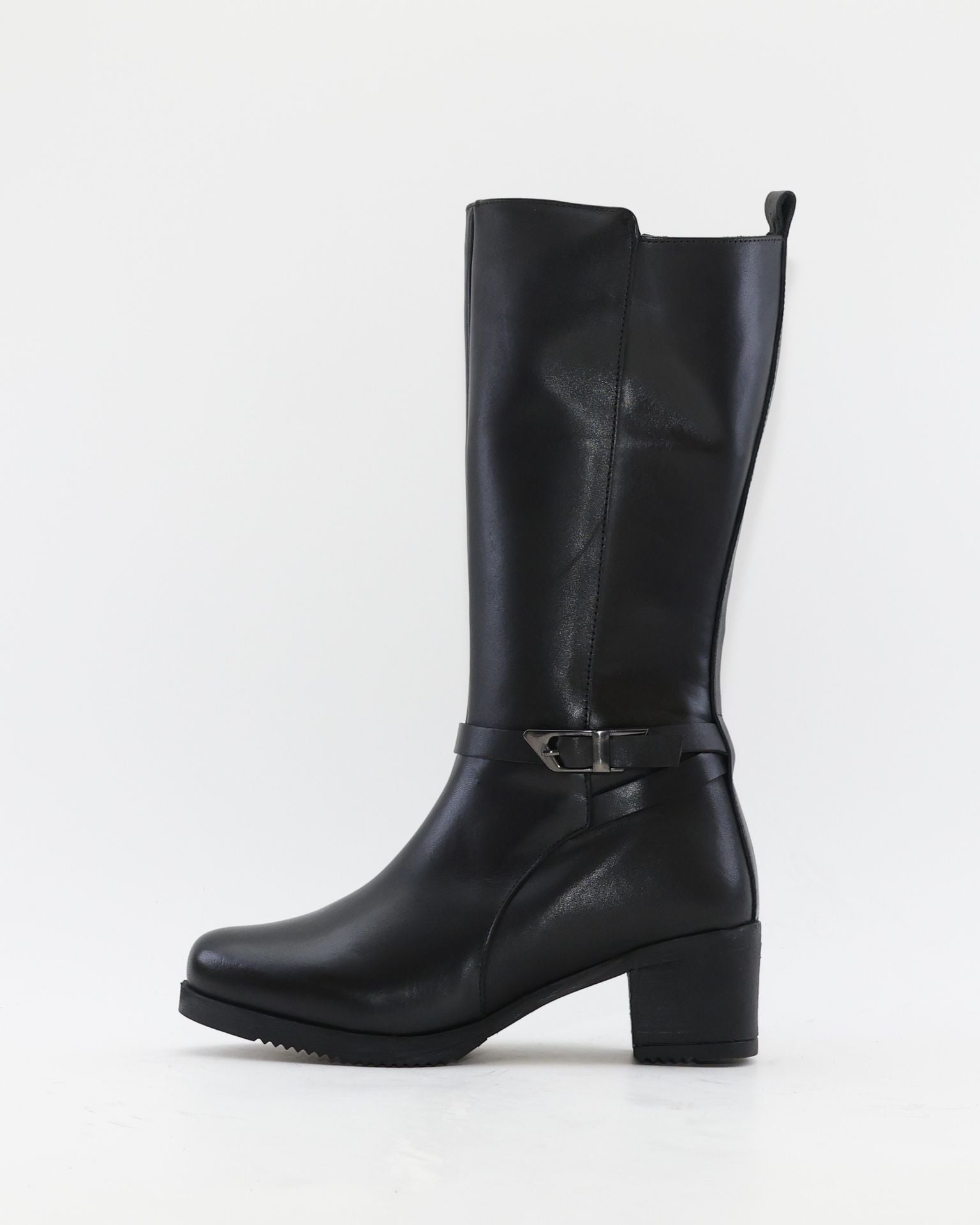 BOTA ALTA MUJER TACON MEDIO COLOR NEGRO ADORNO METALICO  CREMALLERA Y ELASTICO TREINTAS L-1508