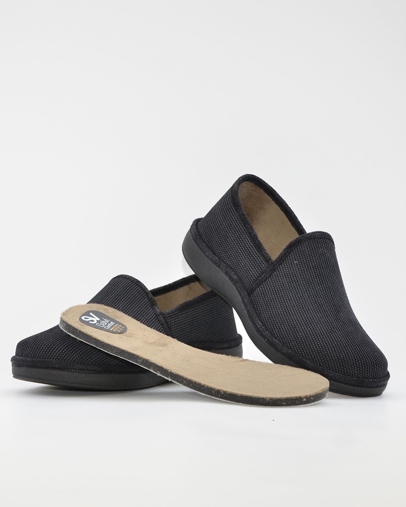 ZAPATILLAS DE CASA CERRADA HOMBRE SALVI 08D-000 DRAKO NEGRO LISO