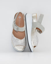 SANDALIA CUÑA PLANTILLA EXTRAIBLE MUJER TRES VELCROS ANCHO ESPECIAL COLOR VERDE Y PLATA PIE SANTO 260382 CAVA