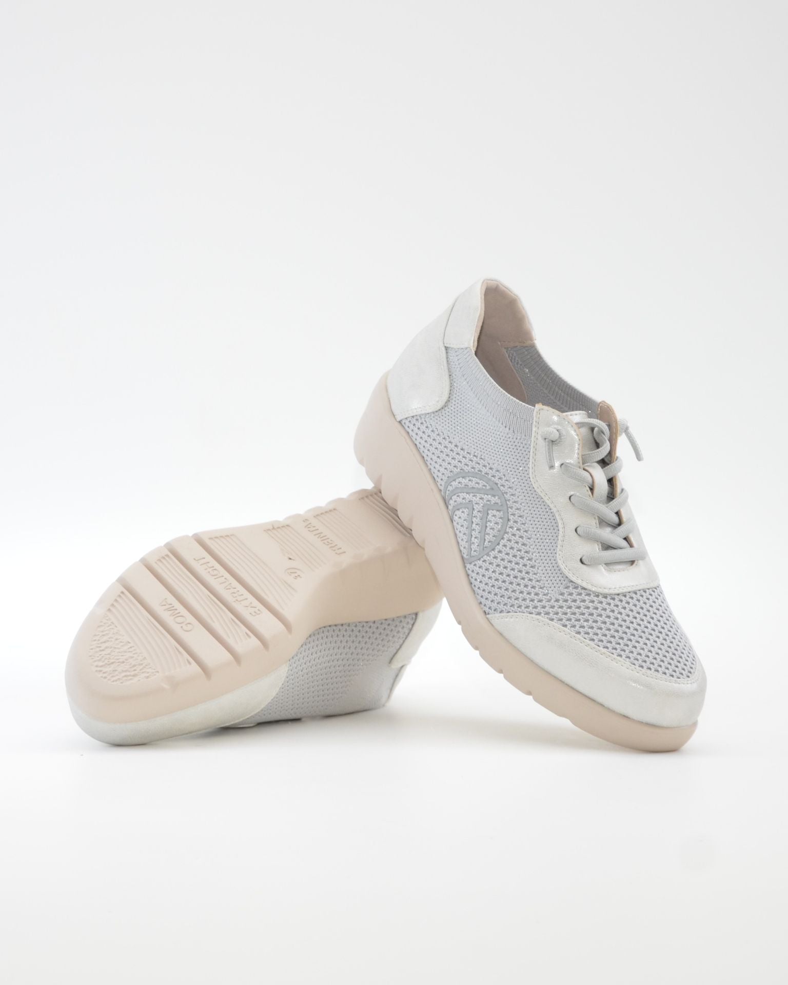 ZAPATO DE CORTE DEPORTIVO MUJER CON CUÑA Y CORDON ELASTICO TREINTAS L4569 PLATA