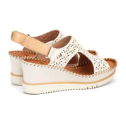 SANDALIA CUÑA MUJER PIEL MICROPERFORADA COLOR NATA PIKOLINOS W3Z-1623C1