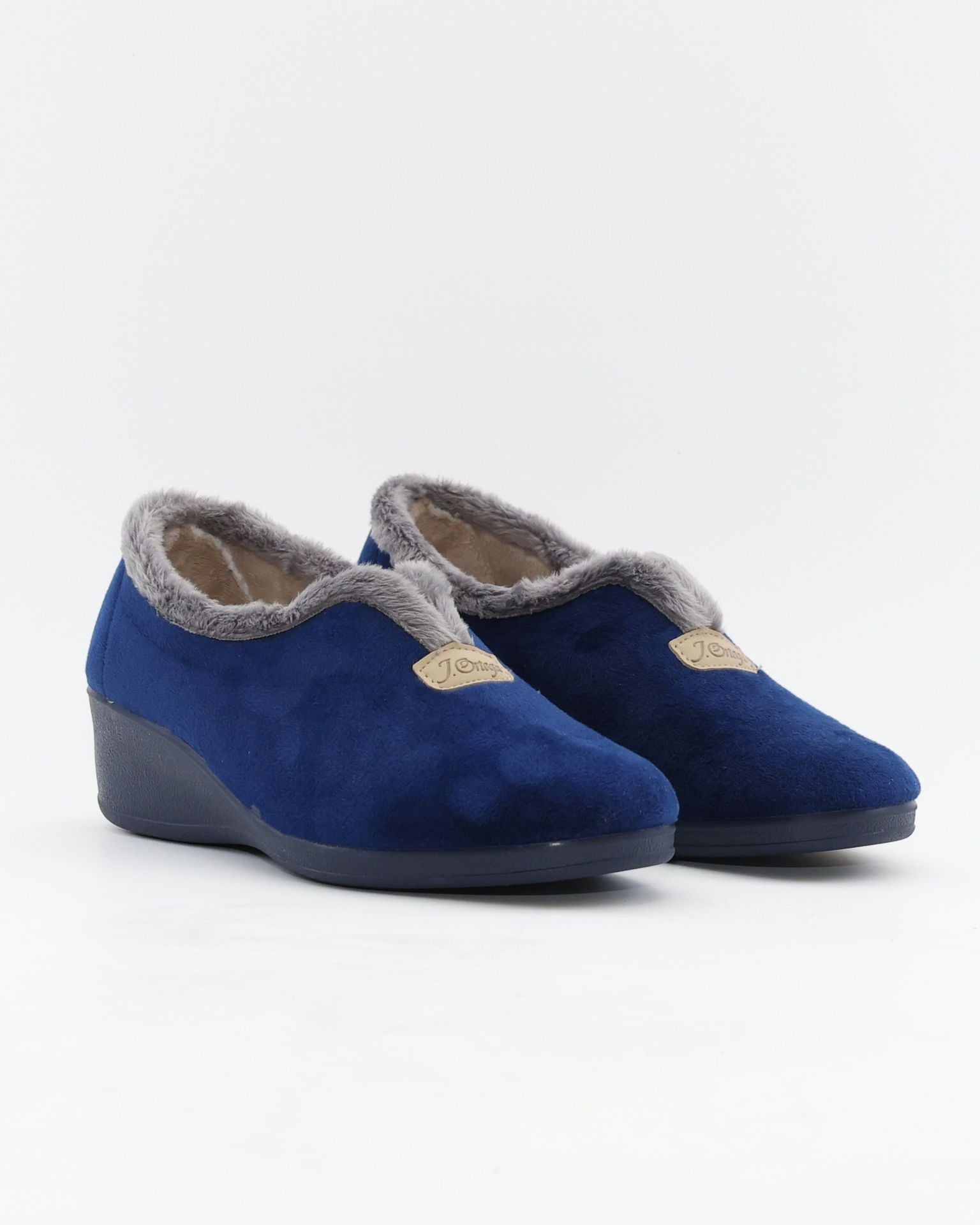 ZAPATILLA MUJER CERRADA CON CUÑA COLOR AZUL MARINO J.ORTEGA 1840