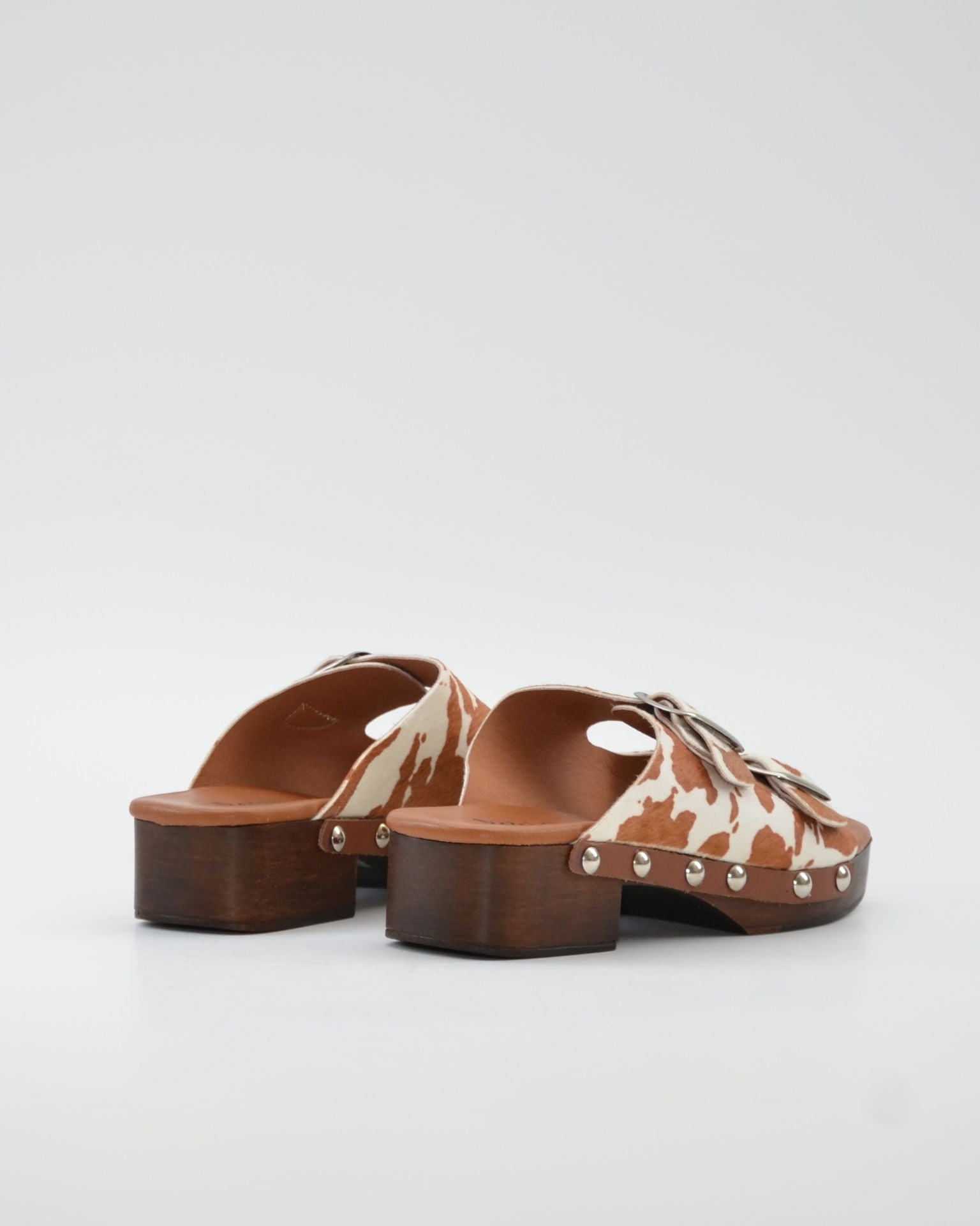 ZUECO MUJER DOS HEBILLAS ANIMAL PRINT PATRICIA MILLER 6716 VACA CUERO