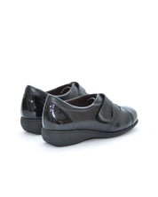 ZAPATO MUJER ANCHO ESPECIAL PLANTILLA EXTRAIBLE CHAROL NEGRO