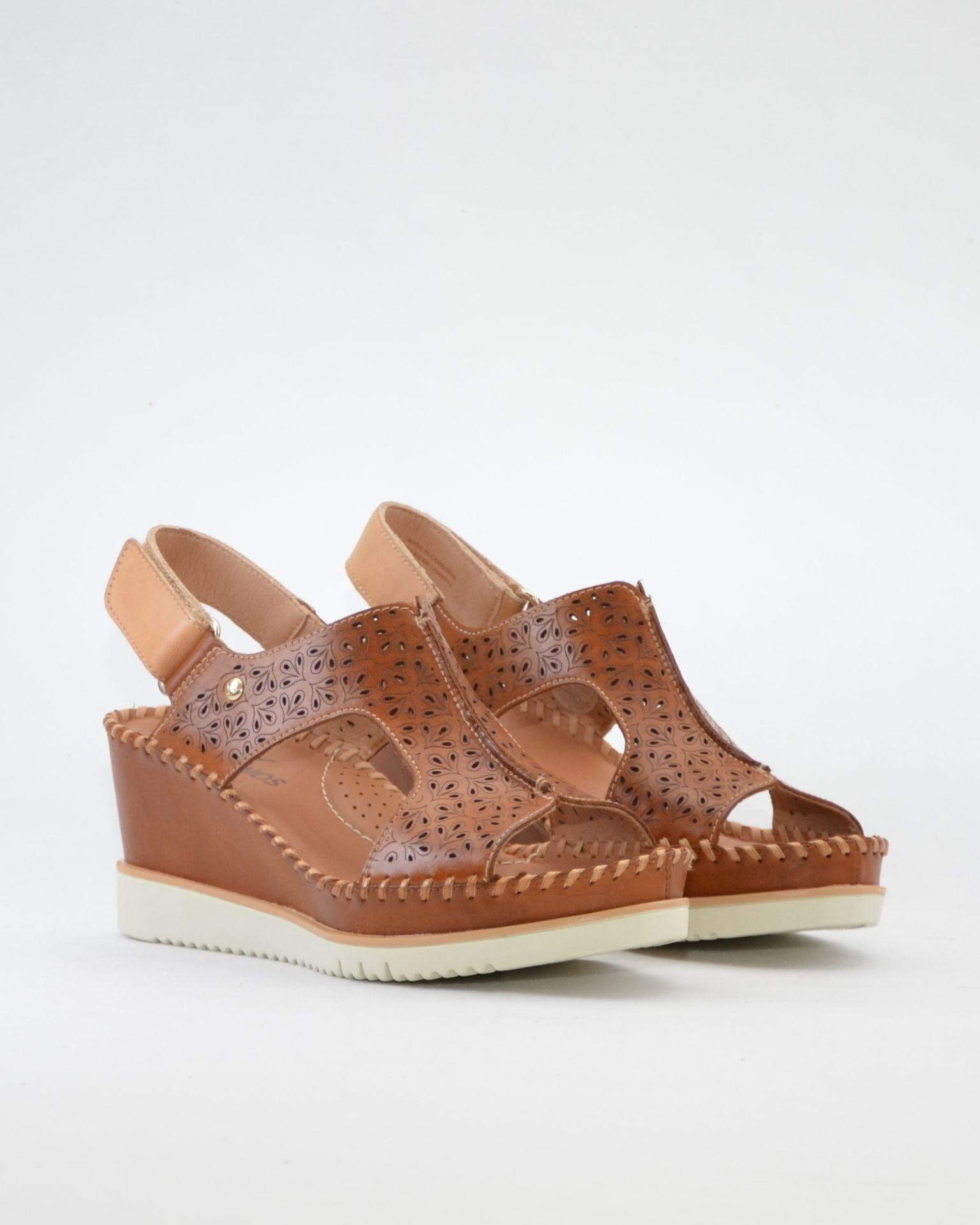 SANDALIA CUÑA MUJER PIEL MICROPERFORADA COLOR BRANDY PIKOLINOS W3Z-1623C1