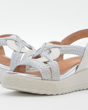 SANDALIA PLANA MUJER STONEFLY TRENZADA PLATA Y BLANCO