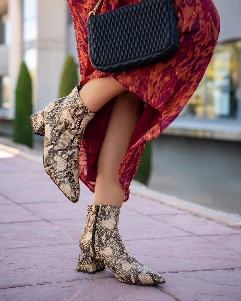 BOTINES TACON BAJO LICRA BEIGE A3379 SNAKE