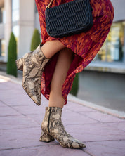 BOTINES TACON BAJO LICRA BEIGE A3379 SNAKE