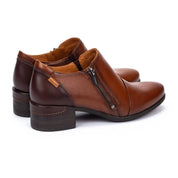 ZAPATO ABOTINADO CON CREMALLERA COLOR CUERO MALAGA W6W-5902C1