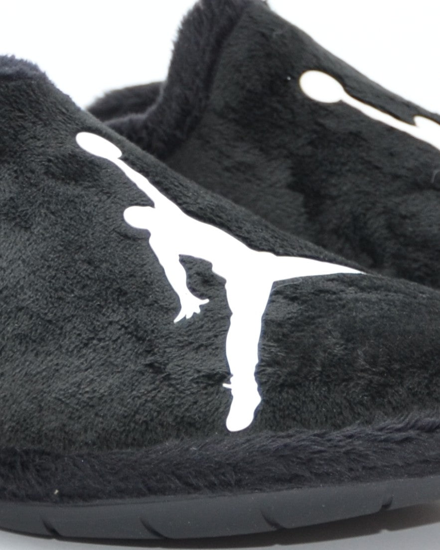 ZAPATILLAS CASA HOMBRE NEGRO JORDAN BLANCO