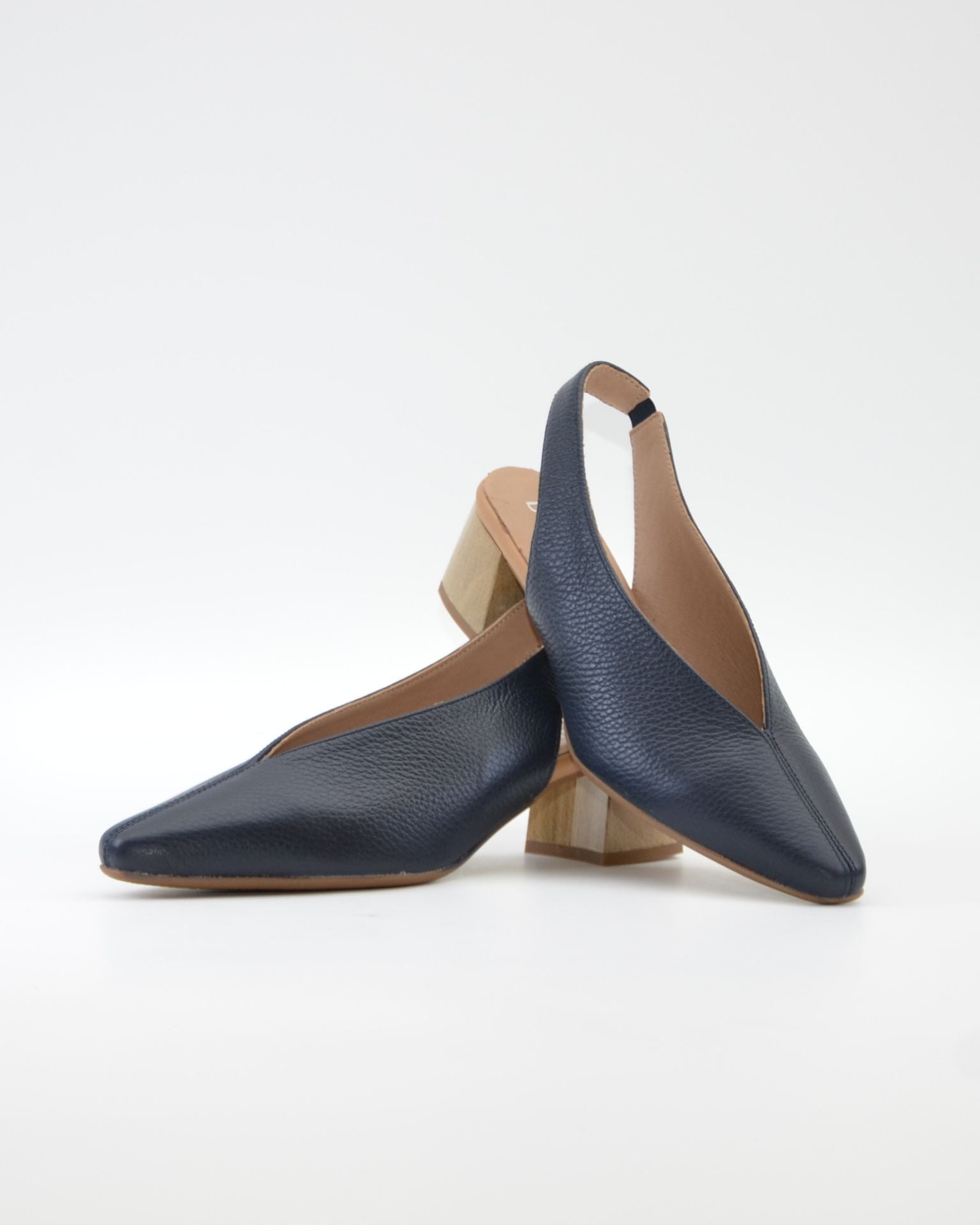 ZAPATO DESTALONADO CON TACON MEDIO ANCHO ESPECIAL COLOR AZUL MARINO
