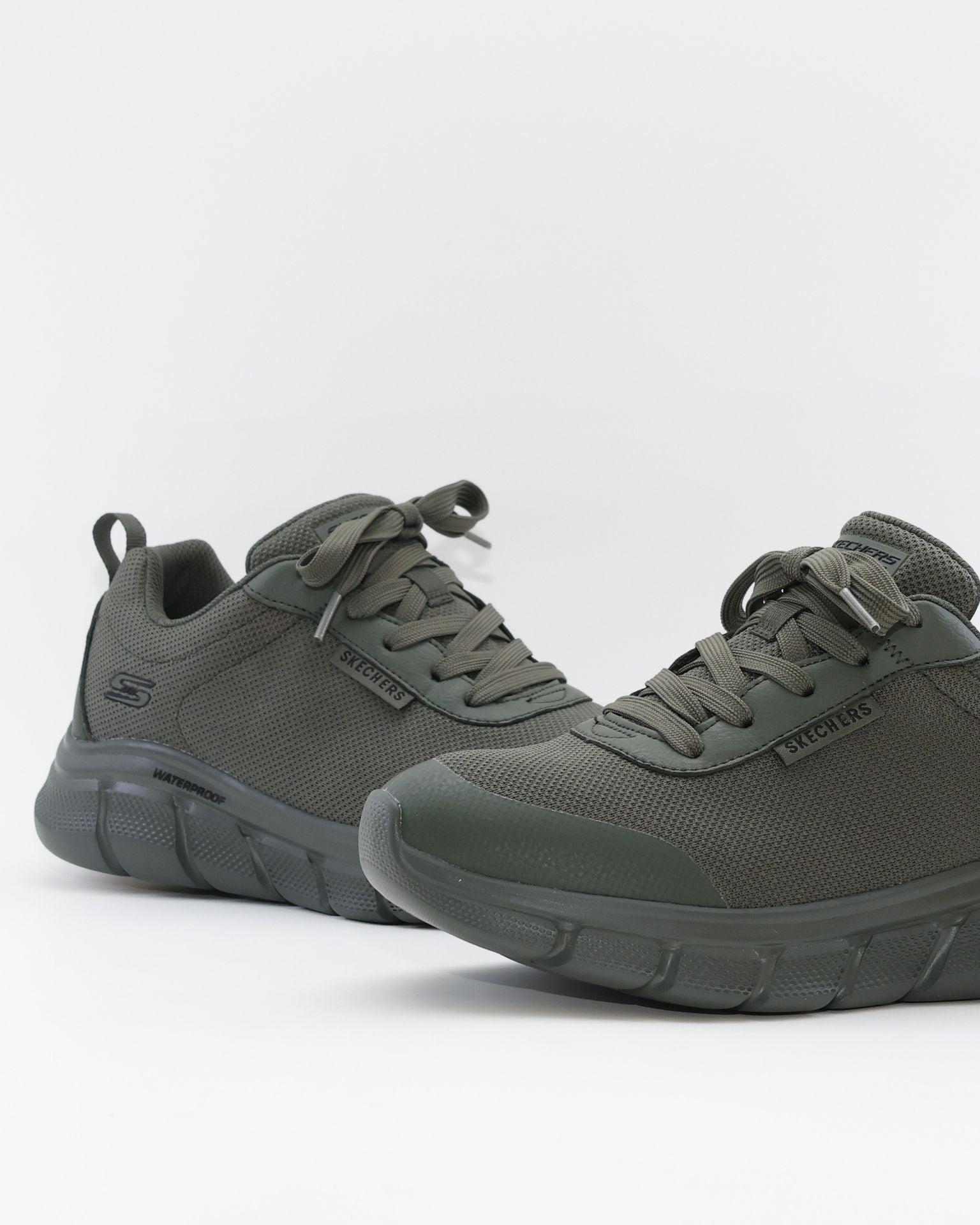 SNEAKERS HOMBRE DEPORTIVO SKECHERS WATERPROOF VERDE 118111 OLV
