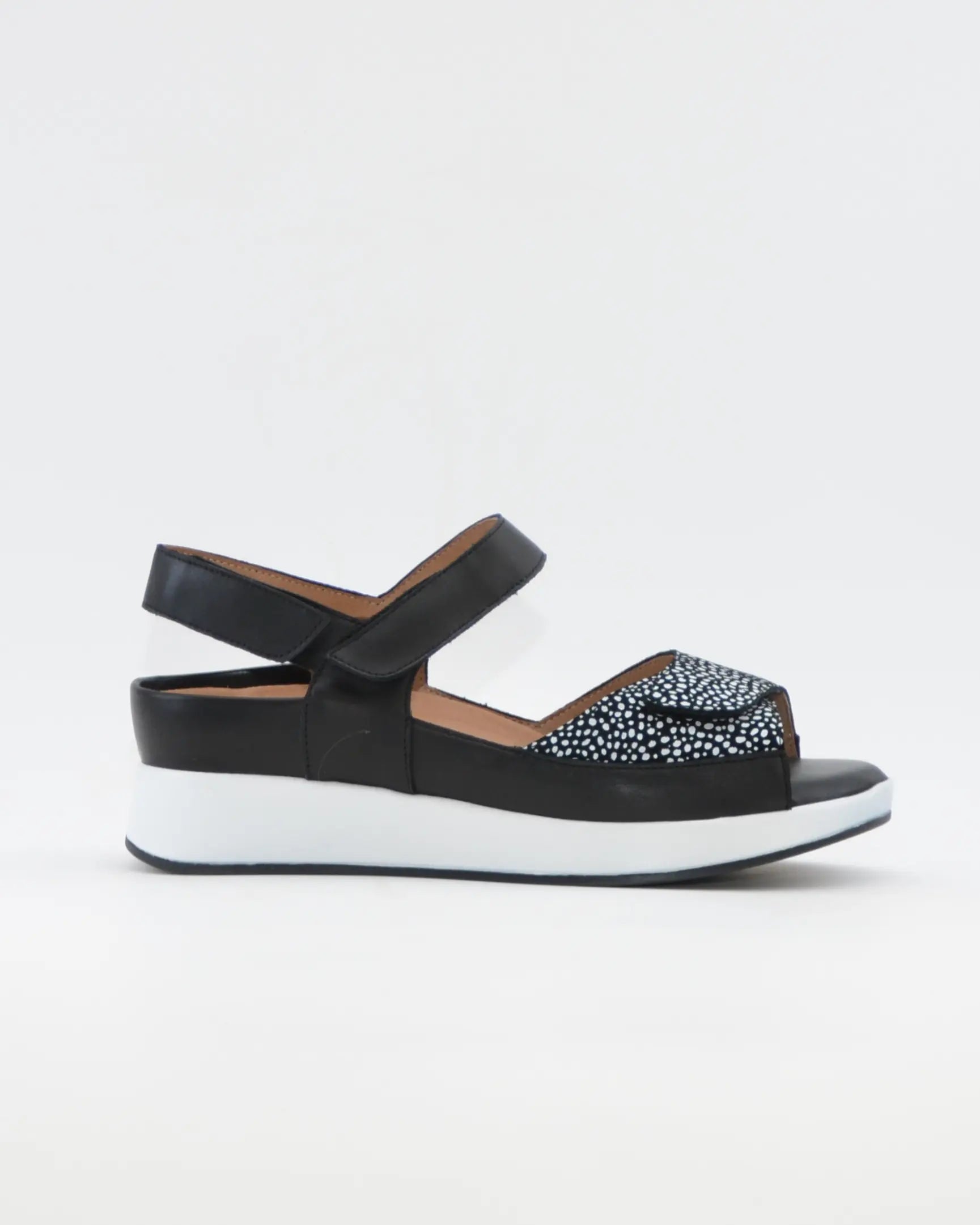 SANDALIA PLANTILLA EXTRAIBLE MUJER TRES VELCROS ANCHO ESPECIAL COLOR NEGRO PIE SANTO 260422
