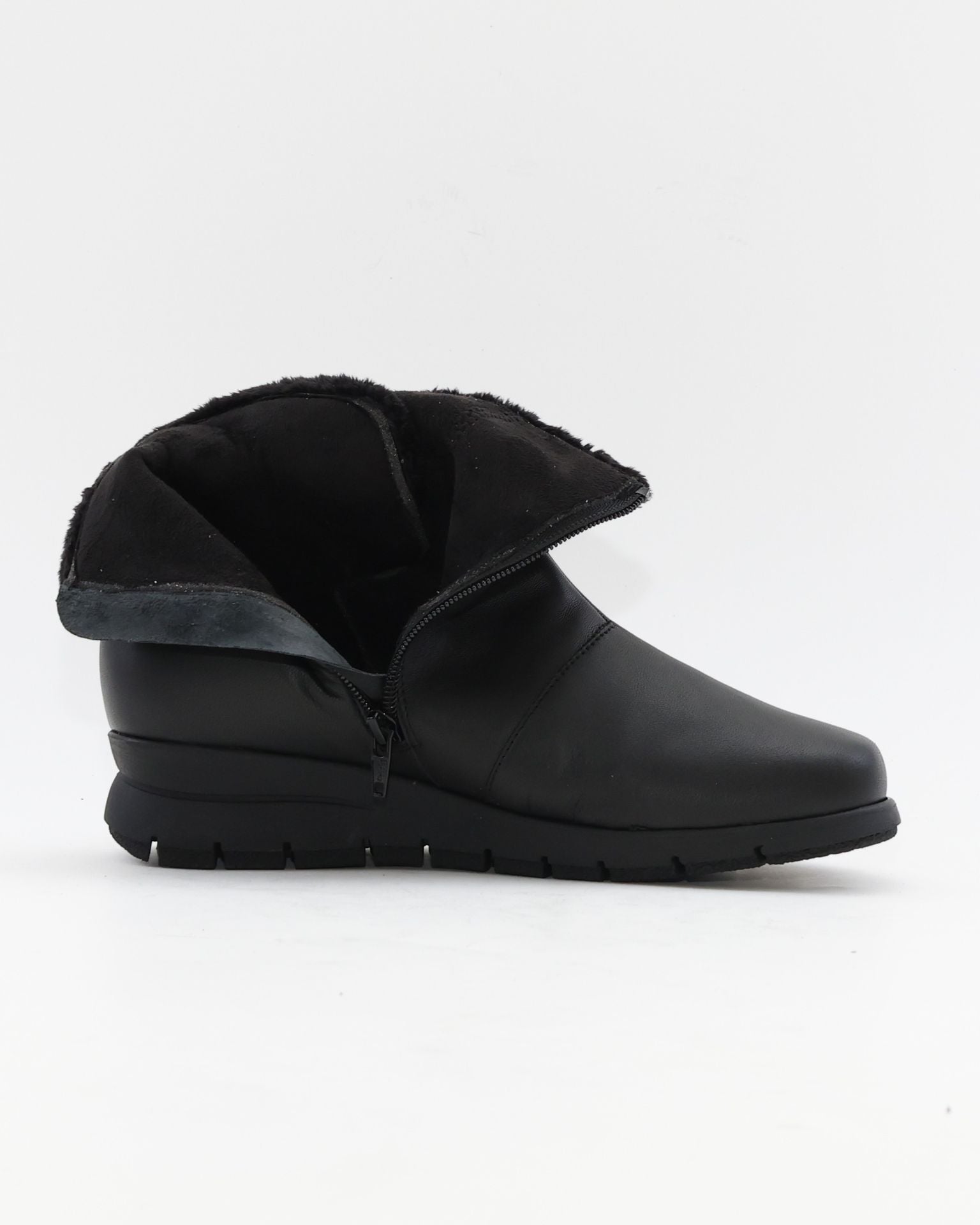 BOTINES DE MUJER CON CUÑA BAJA Y CREMALLERA COLOR NEGRO VALERIAS 2812