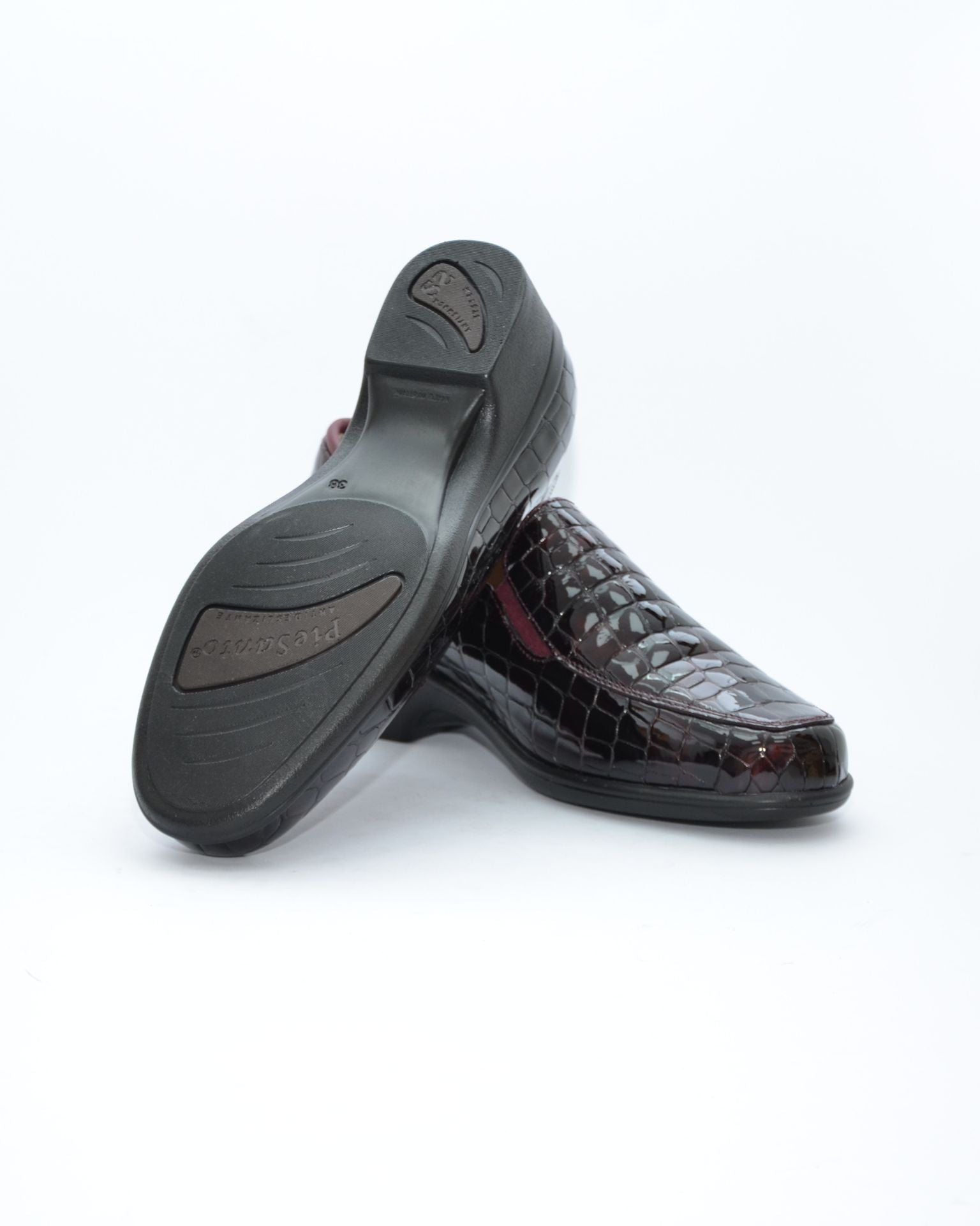 ZAPATO ANCHO ESPECIAL CHAROL COCO BURDEOS PLANTILLA EXTRAIBLE 255610-03