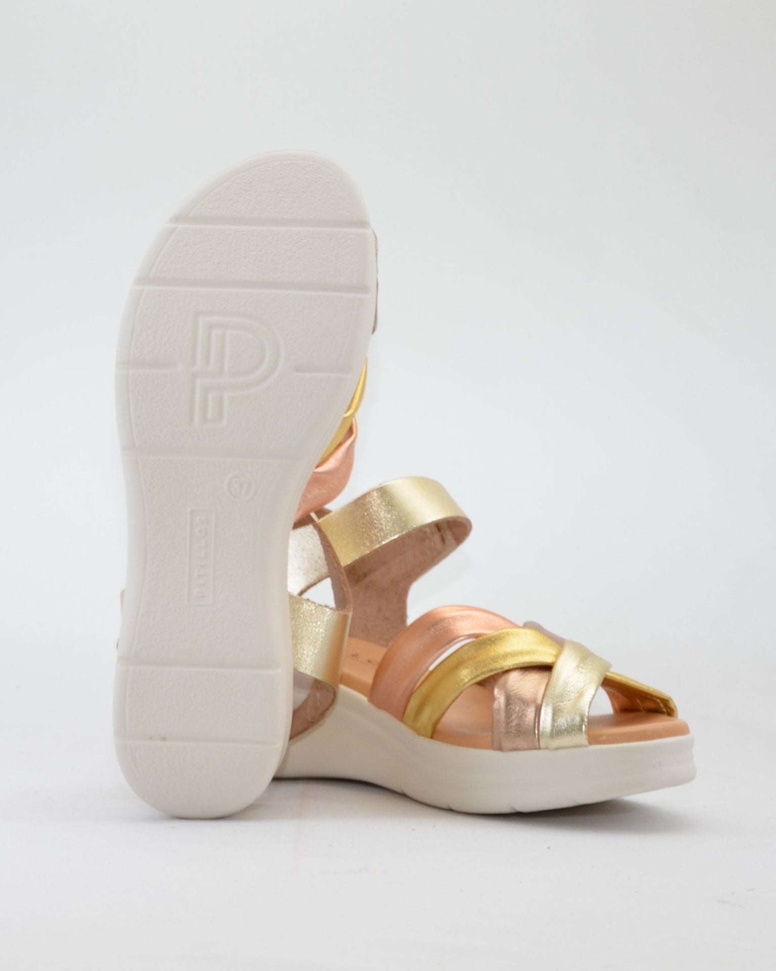 SANDALIA CUÑA METALIZADA TUBULAR PLANTA ACOLCHADA PITILLOS 11290 ORO