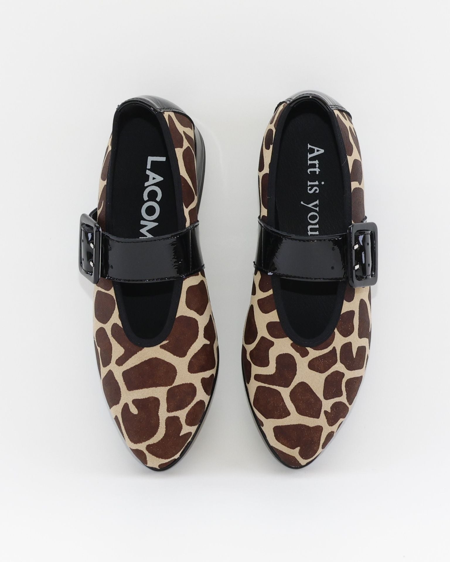 MERCEDITAS MUJER ANIMAL PRINT JIRAFA CHAROL NEGRO CON CORREA Y HEBILLA LACOMBA CEDAR